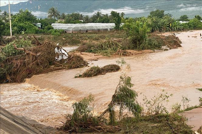 Đã tìm thấy thi thể bé gái bị lũ cuốn trôi do vỡ hồ chứa ở Lâm Đồng
